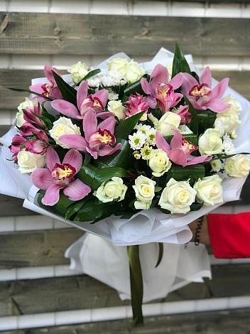 Букет цветов из: Розы и Хризантемы в Чекмагуше