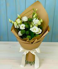 Букет цветов из:  Хризантемы и Лизиантусы в Чекмагуше